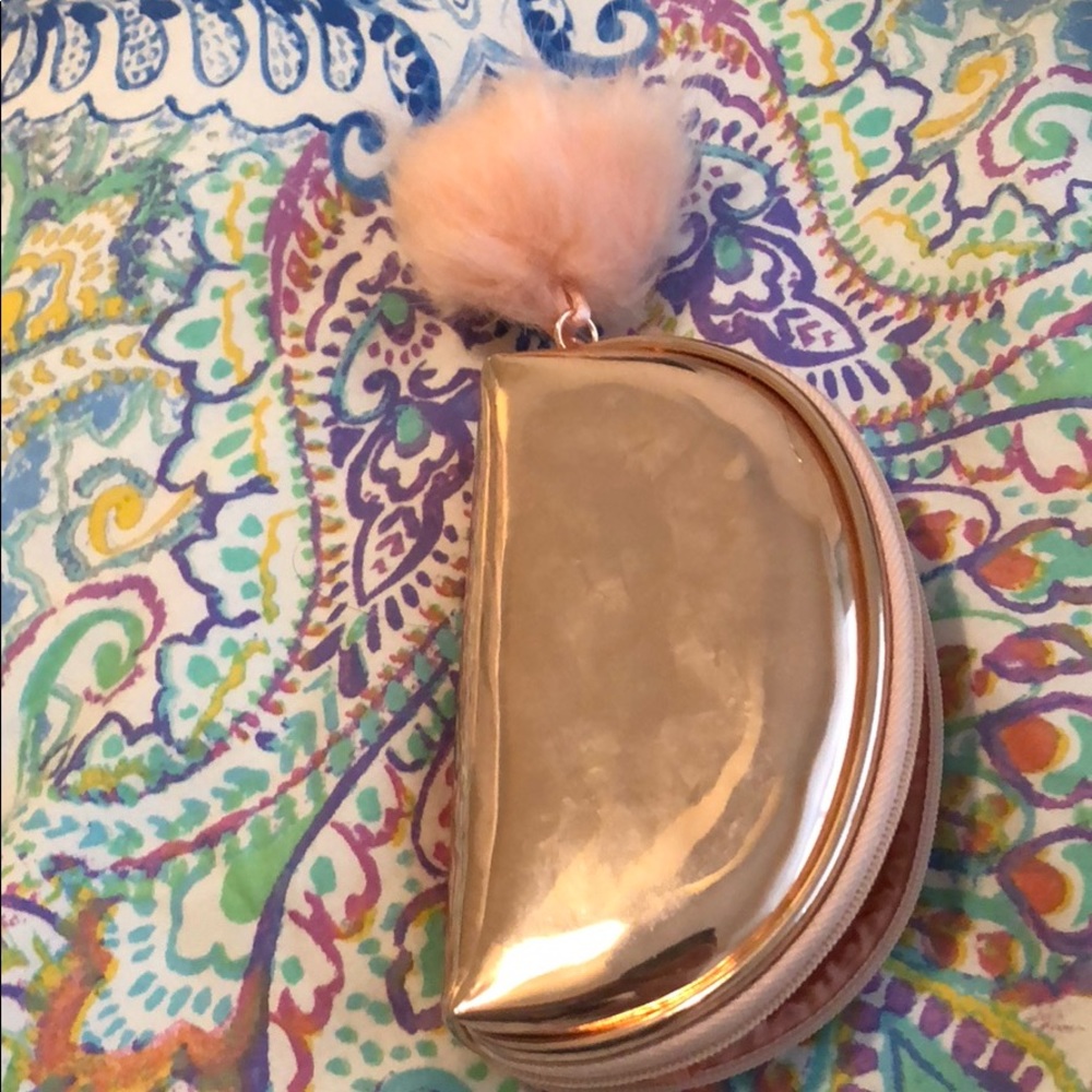 Mac mini makeup bag and brushes
